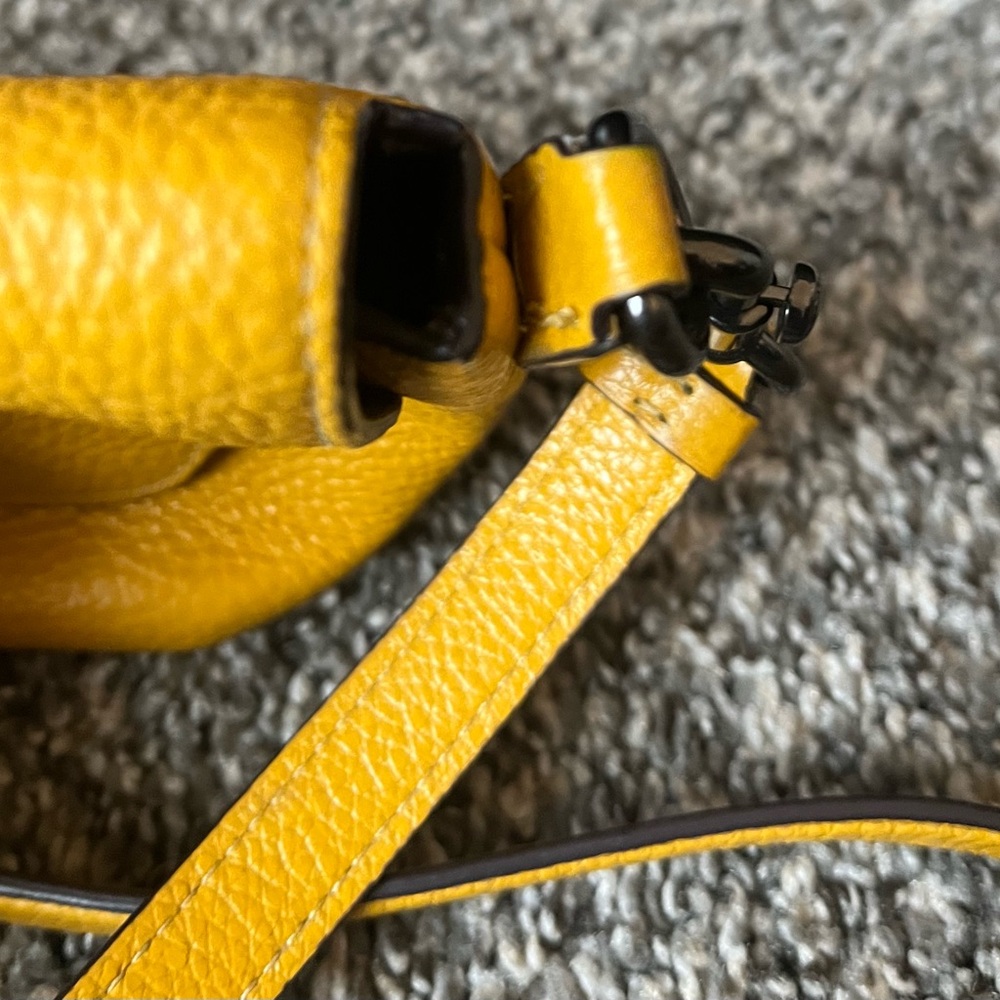 Coach crossbody pebbled leather purse - Picture 3 of 10